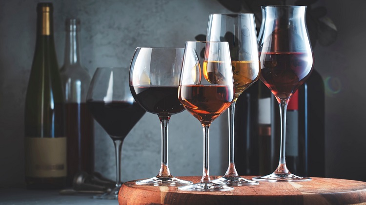 different types of red wine in glasses